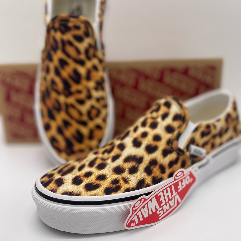 Vans WMNS Slip-On Shoes Classic
(Leopard print) Black/True white
VN0A5AO8316 - Picture 15 of 16